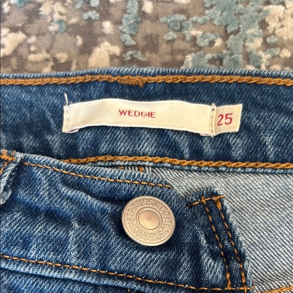 Levi's Women's Wedgie Denim  Blue Jeans Size 25 - Picture 5 of 8